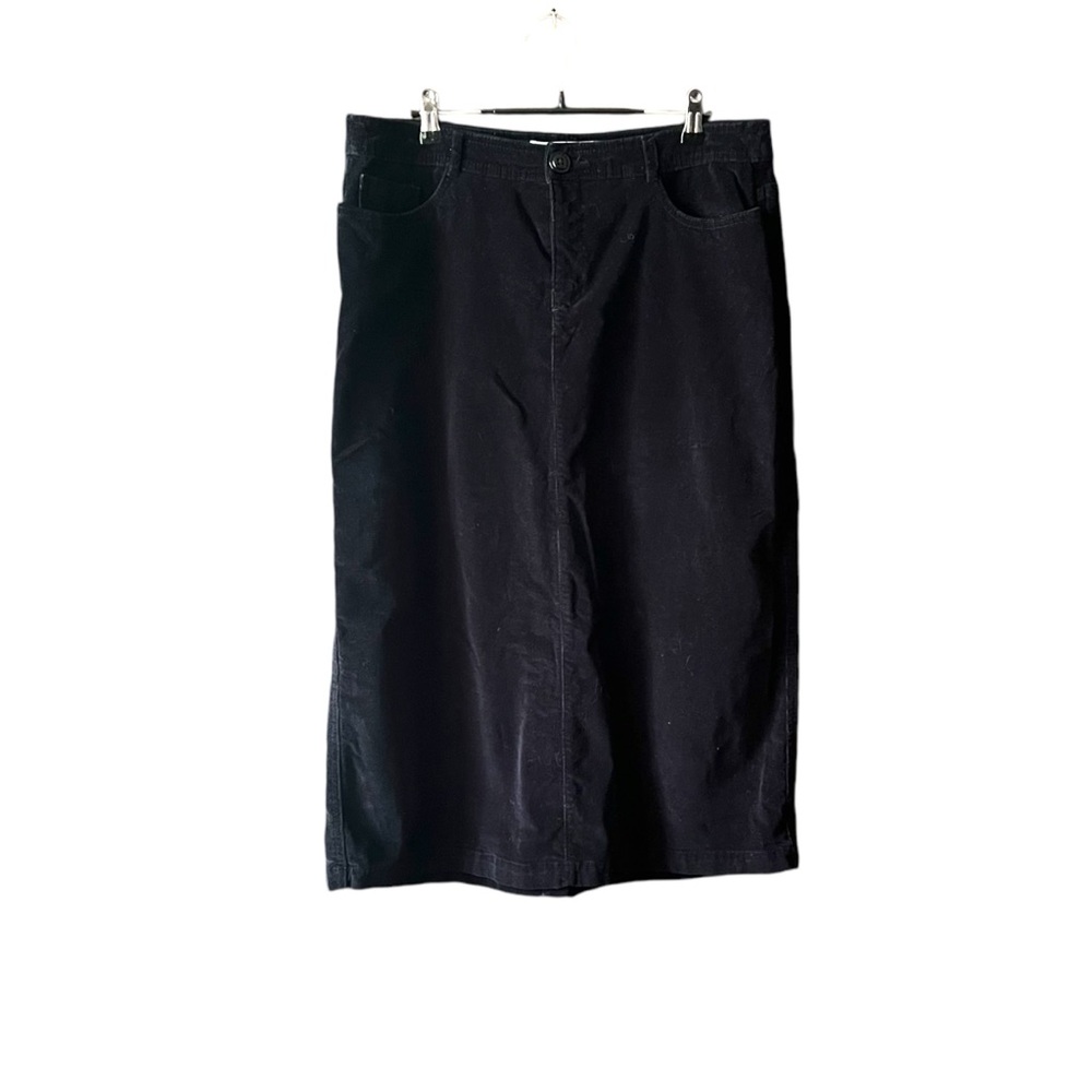 Vintage Black Corduroy midi skirt. Size 16.